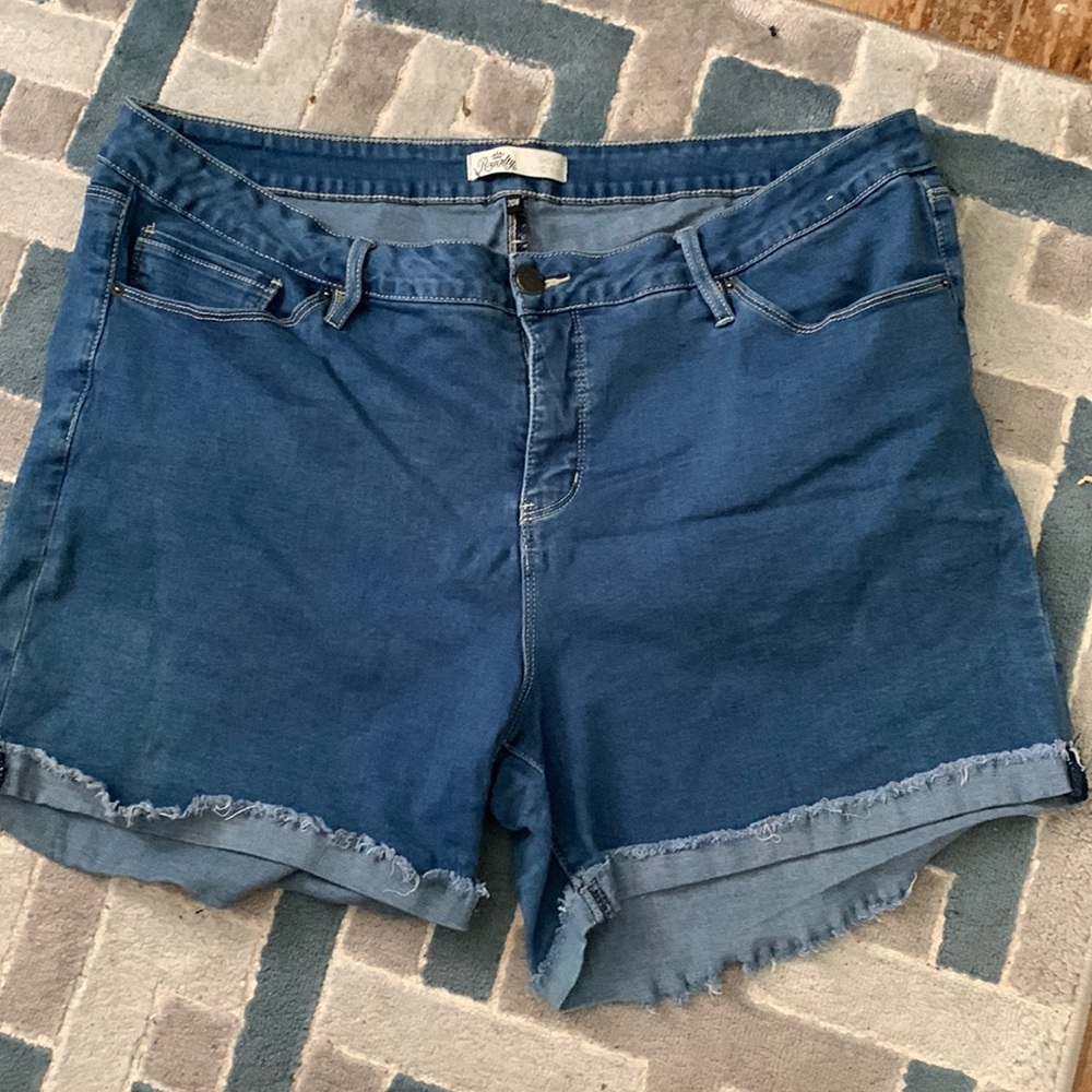 Royalty mid rise shirts size 20w